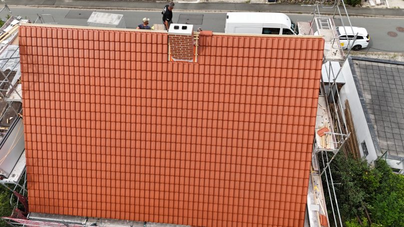 HT Scherer Meisterbetrieb hat ein Hausdach neu eingedeckt.