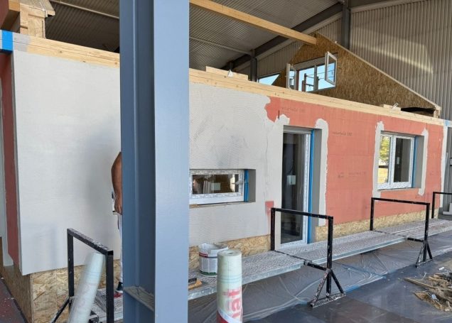 Auftragen der Armierung und des Außenputzes