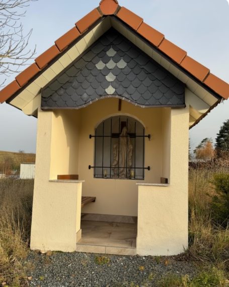 Kappelle erbaut von Ralf Scherer bei Guttenberg